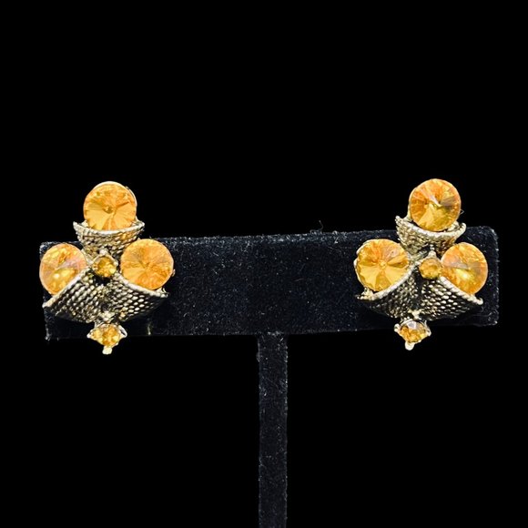 Gold Tone With Golden Glass Rhinestones Grapes Brooch & Clip On Earrings (5128) - Picture 5 of 7